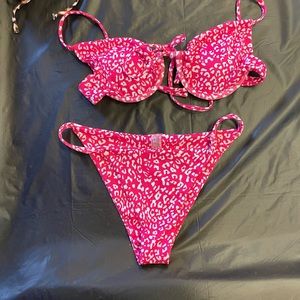 pink cheetah kini